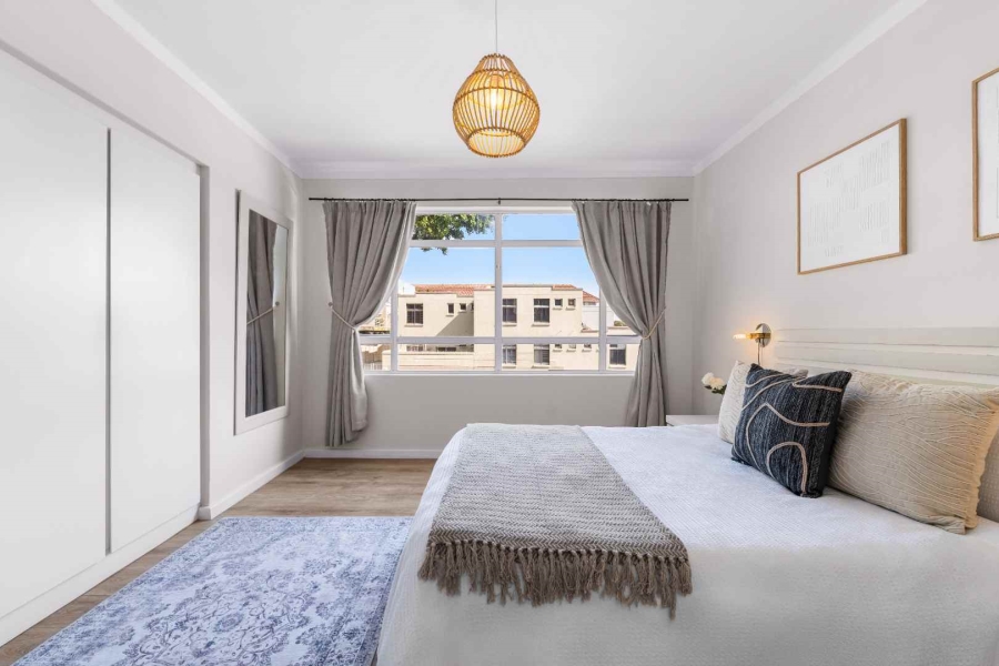 To Let 2 Bedroom Property for Rent in Green Point Western Cape